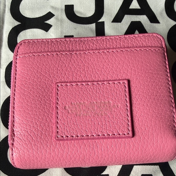 Marc Jacobs Pink leather Wallet - Picture 2 of 5
